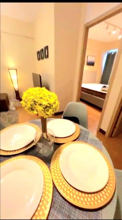 Paranaque City The Lancris Residences, 2 Bedrooms, 1 Bathroom, Living-Room, Kitchen & Pool Is Free מראה חיצוני תמונה