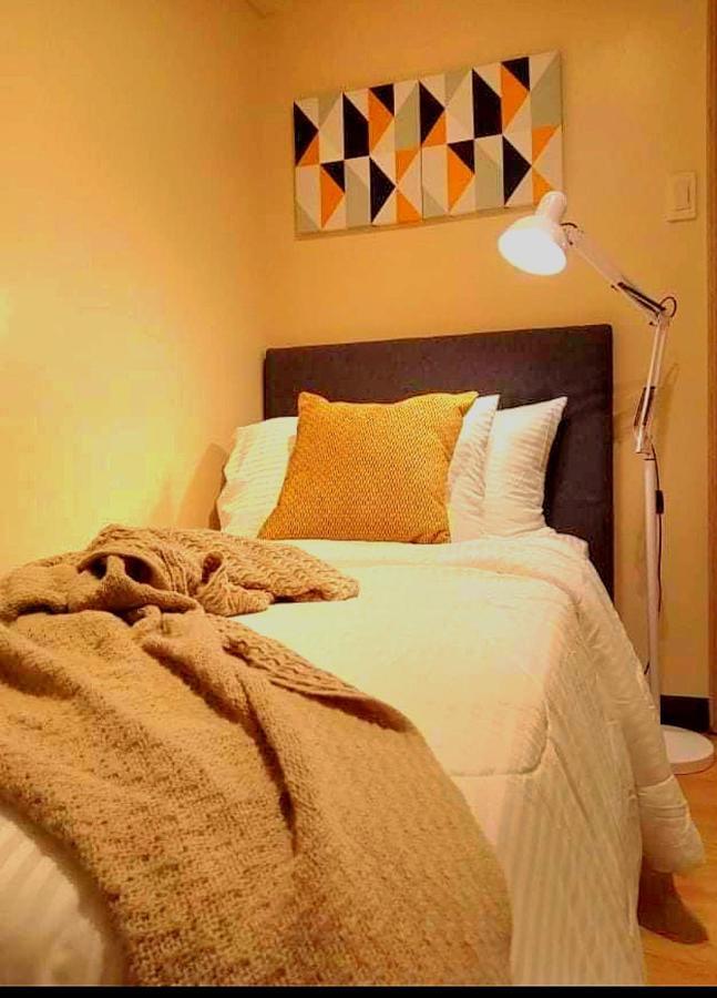 Paranaque City The Lancris Residences, 2 Bedrooms, 1 Bathroom, Living-Room, Kitchen & Pool Is Free מראה חיצוני תמונה