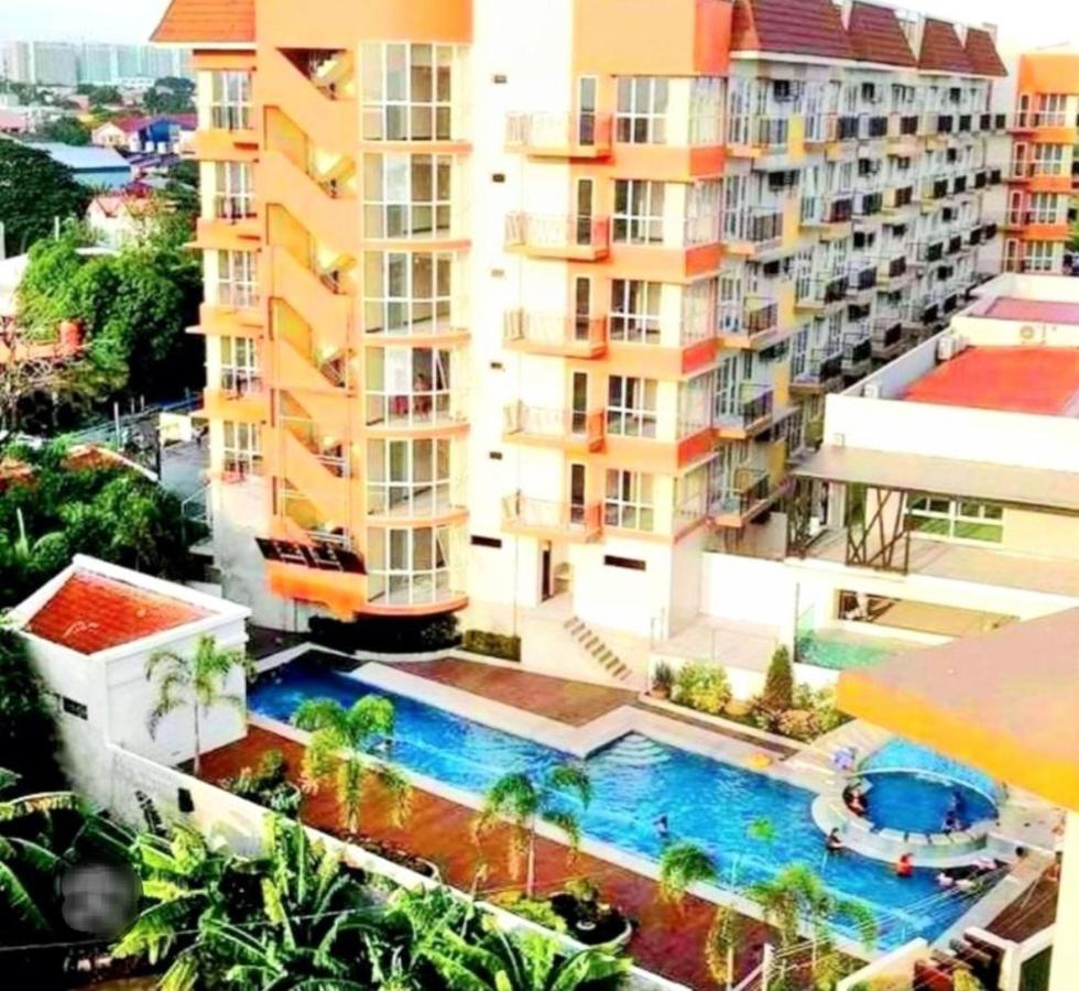 Paranaque City The Lancris Residences, 2 Bedrooms, 1 Bathroom, Living-Room, Kitchen & Pool Is Free מראה חיצוני תמונה