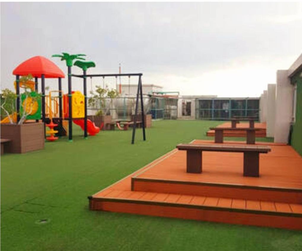 Paranaque City The Lancris Residences, 2 Bedrooms, 1 Bathroom, Living-Room, Kitchen & Pool Is Free מראה חיצוני תמונה