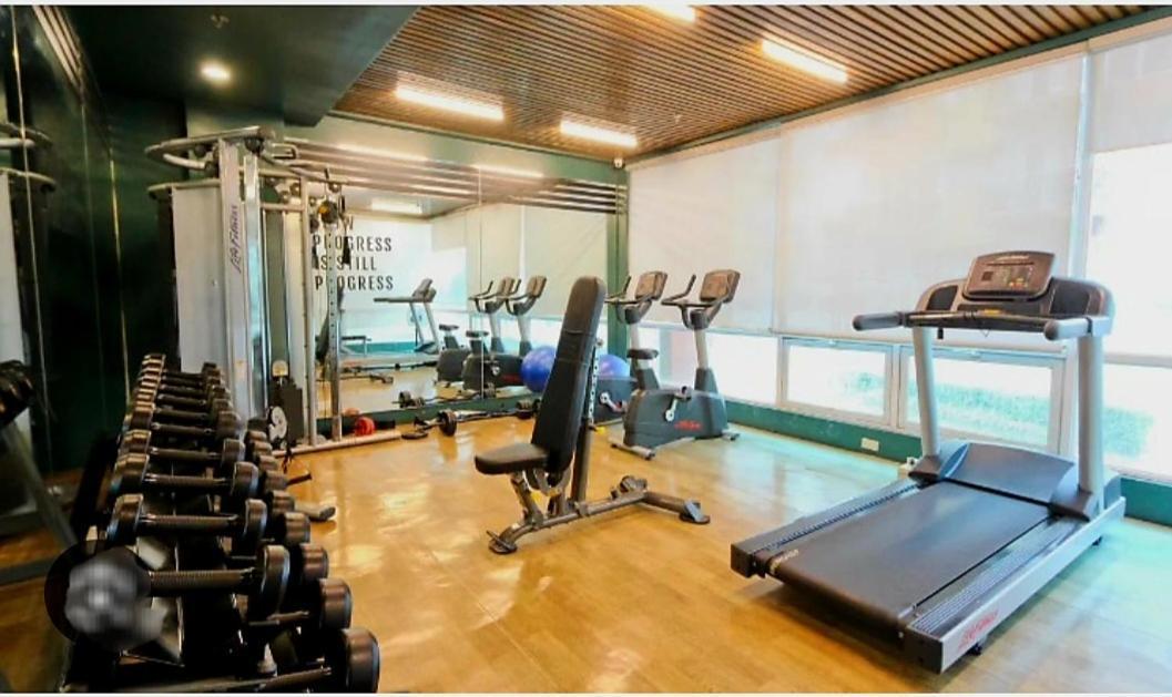 Paranaque City The Lancris Residences, 2 Bedrooms, 1 Bathroom, Living-Room, Kitchen & Pool Is Free מראה חיצוני תמונה